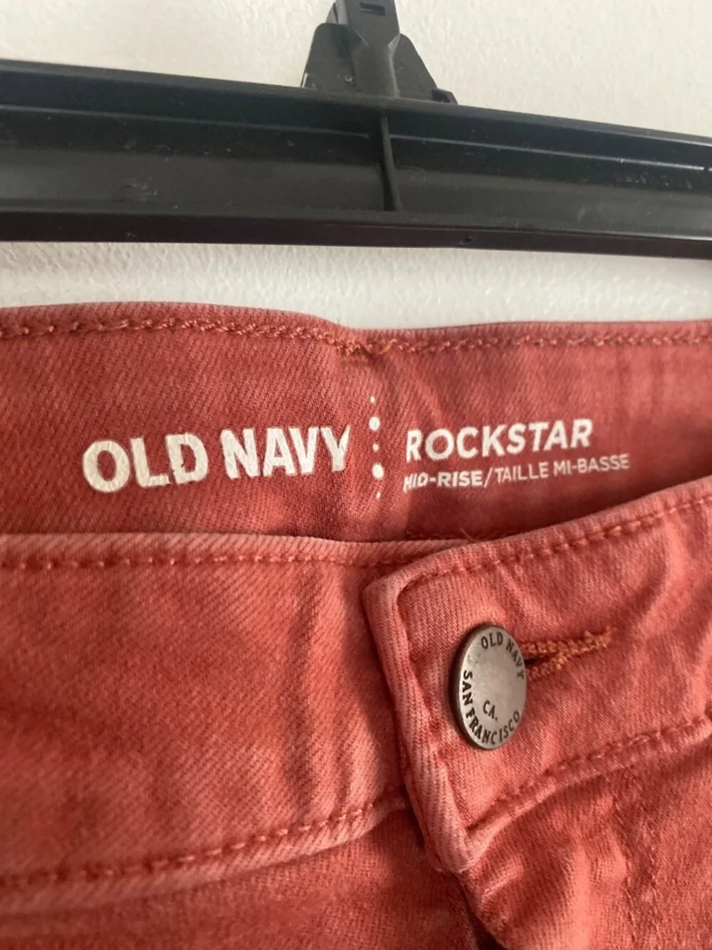 Old Navy Rockstar Mid-Rise Super Skinny Jeans Women's Size 14 Rust Red - Picture 6 of 6